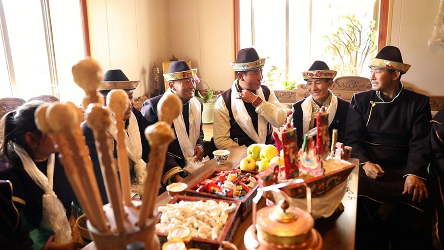 齊聚一堂，迎“古突”之夜。