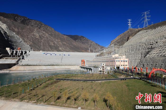 圖為金沙江上游蘇洼龍水電站。　王磊 攝