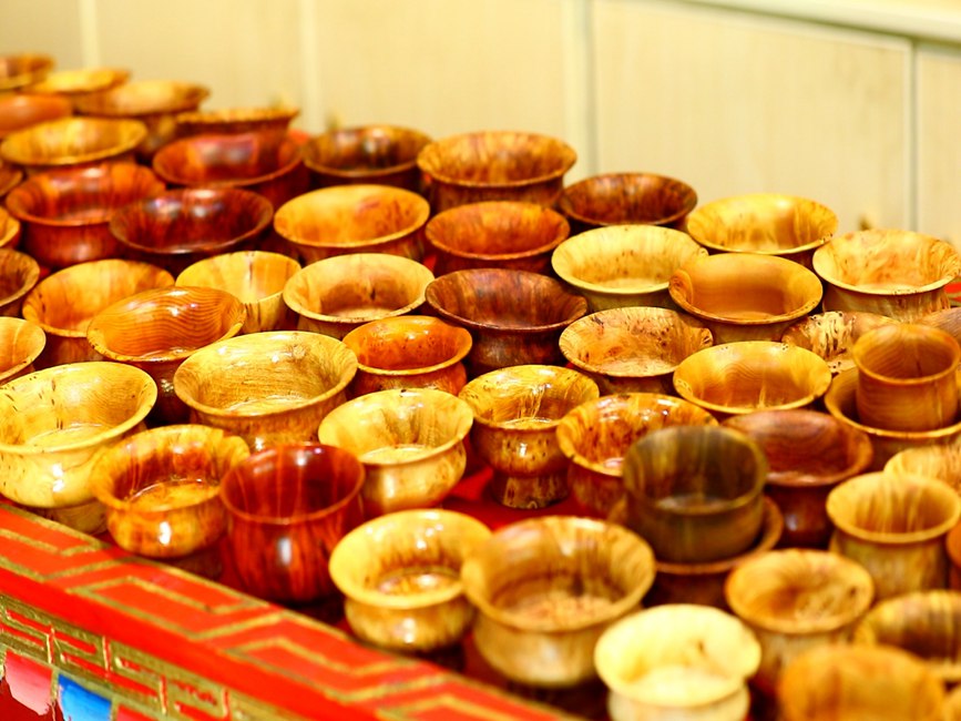 藏地木碗成品。