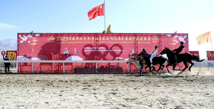 藏歷新年，精彩的馬術(shù)表演。潘多攝