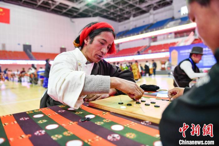 圖為比賽現(xiàn)場。　貢嘎來松 攝