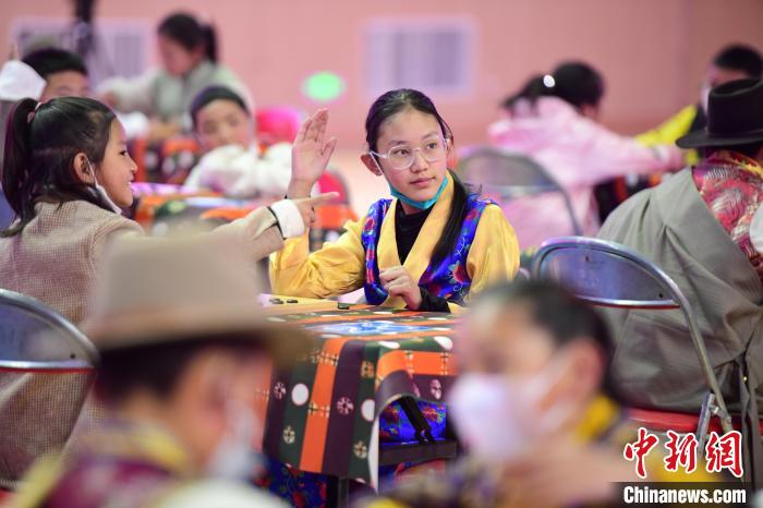 圖為比賽現(xiàn)場?！∝暩聛硭?攝