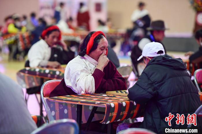 圖為比賽現(xiàn)場。　貢嘎來松 攝