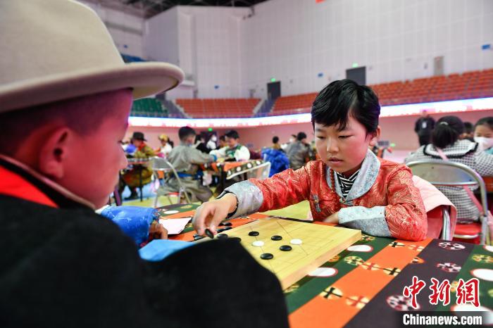 圖為比賽現(xiàn)場?！∝暩聛硭?攝