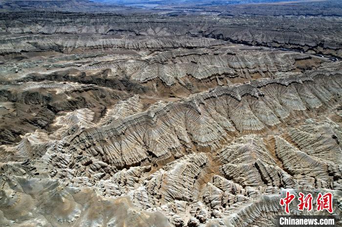 4月5日，西藏阿里札達土林。(無人機照片) 李林 攝