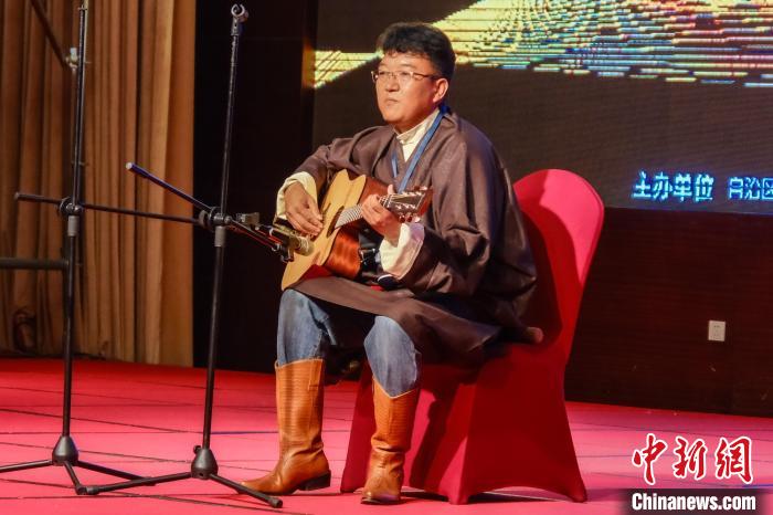 圖為選手進行才藝展示?！∥鞑刈灾螀^(qū)旅發(fā)廳供圖