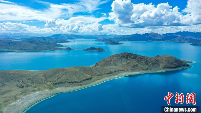 圖為羊卓雍措風(fēng)光。資料圖 山南市旅游發(fā)展局供圖