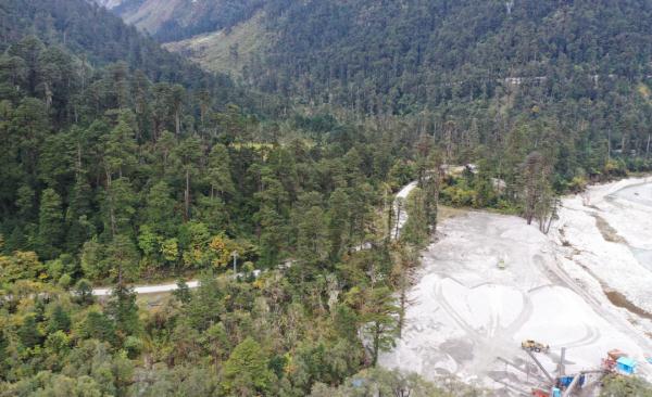 幾代建設(shè)者，歷經(jīng)半個(gè)多世紀(jì)完成！這是一條怎樣的公路？