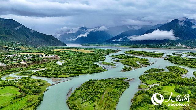 雅尼國家濕地公園風景如畫。人民網(wǎng)記者 次仁羅布攝