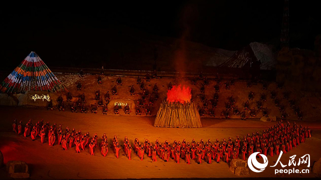 《文成公主》大型史詩劇演出現(xiàn)場。人民網(wǎng)記者 劉凡攝