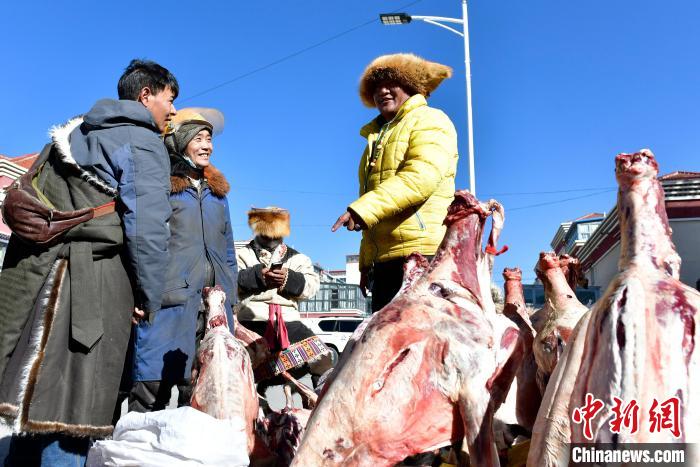 西藏申扎:畜產(chǎn)品展銷會(huì)購銷兩旺