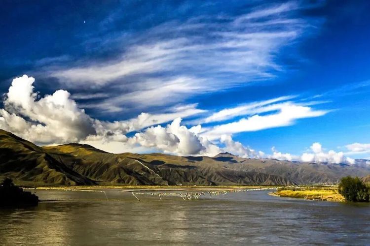 懂西藏的人，一定不會(huì)錯(cuò)過林芝的秋天