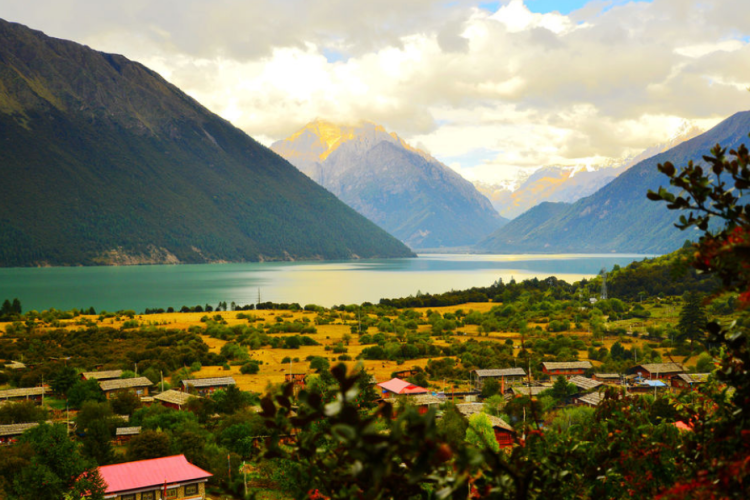 懂西藏的人，一定不會(huì)錯(cuò)過林芝的秋天