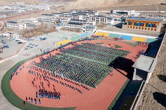 定日縣第二初級中學(xué)全貌。人民網(wǎng)記者 翁奇羽攝