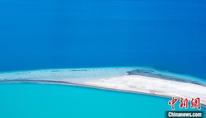 圖為山南羊卓雍錯(cuò)?！『闻罾?攝