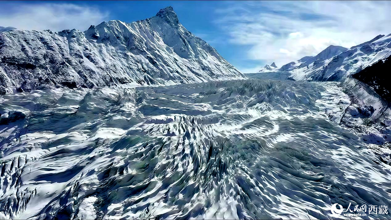 依噶冰川位于那曲市嘉黎縣尼屋鄉(xiāng)。