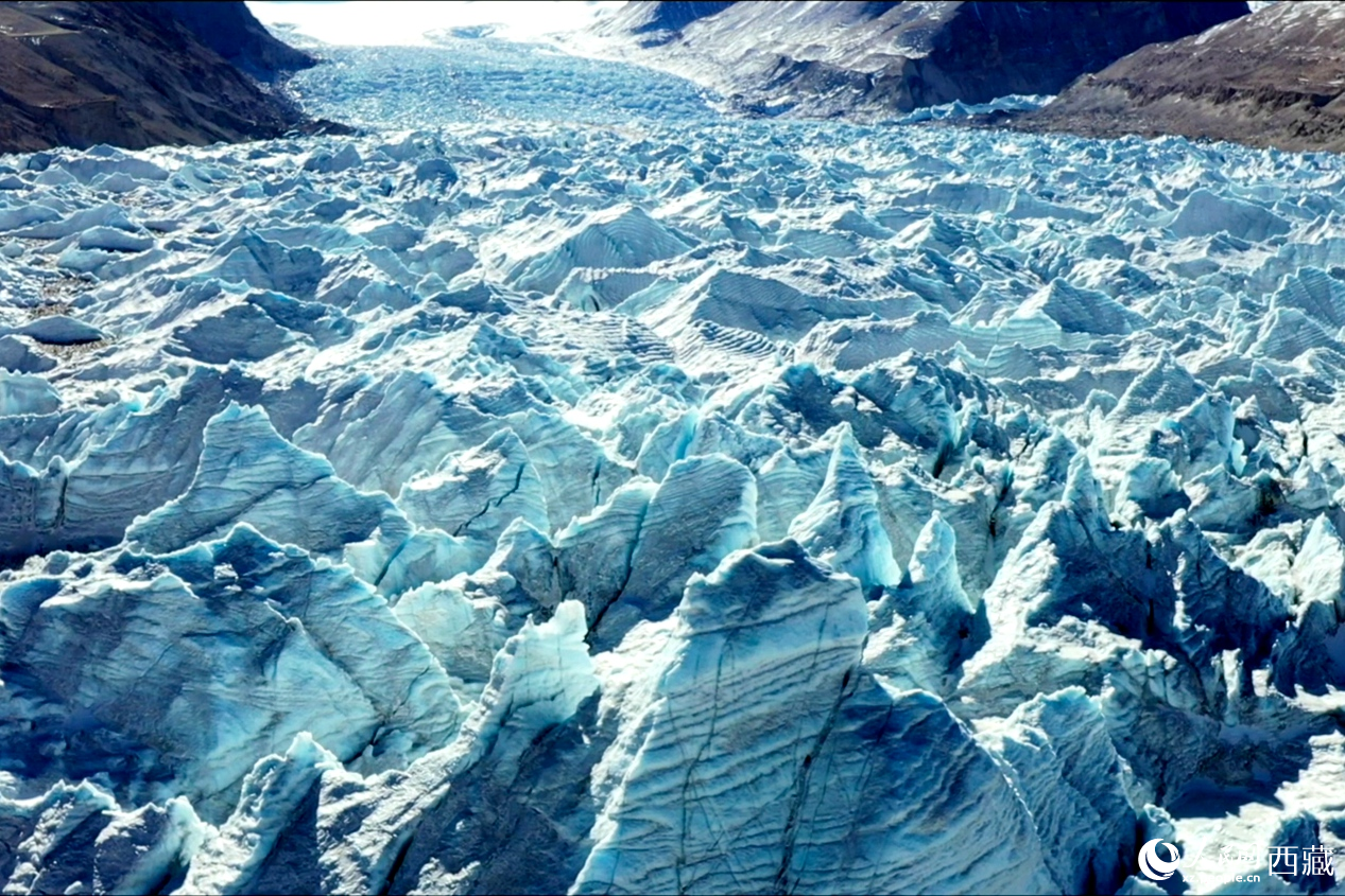 40冰川位于山南市浪卡子縣卓木拉日康雪山下。