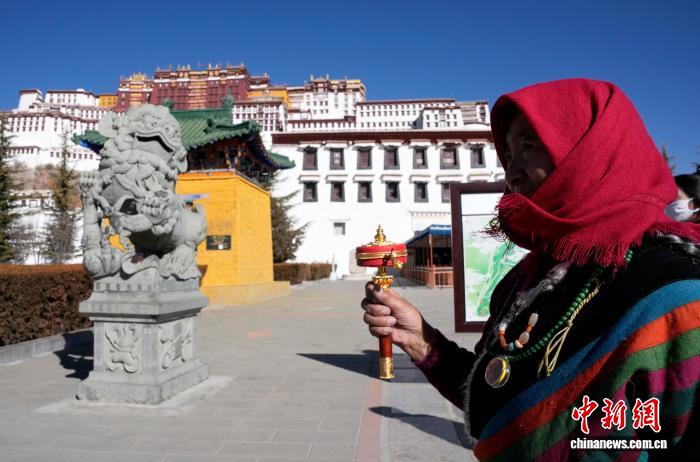 西藏拉薩：冬閑時節(jié)信眾朝佛忙